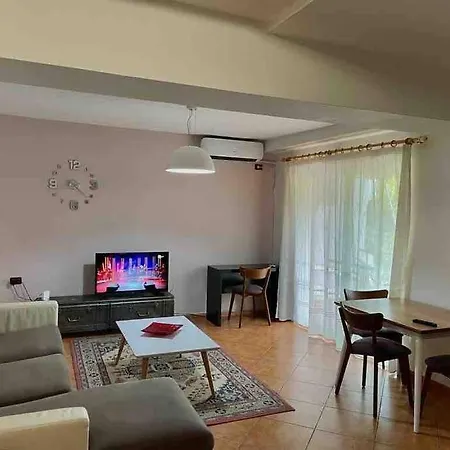 Apartamento In Skanderbeg Square - Center 1 *